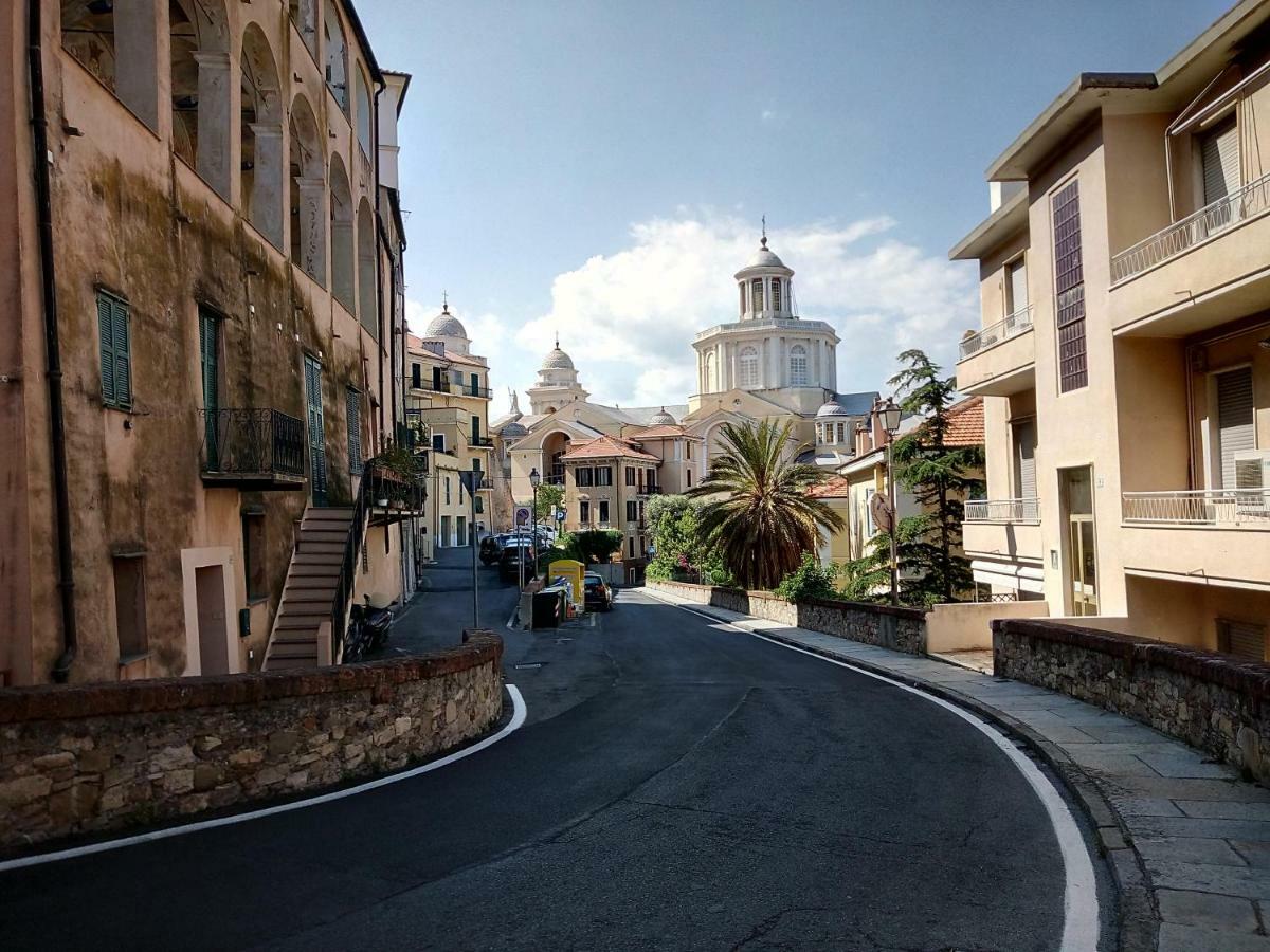 St George Villa Imperia Eksteriør bilde