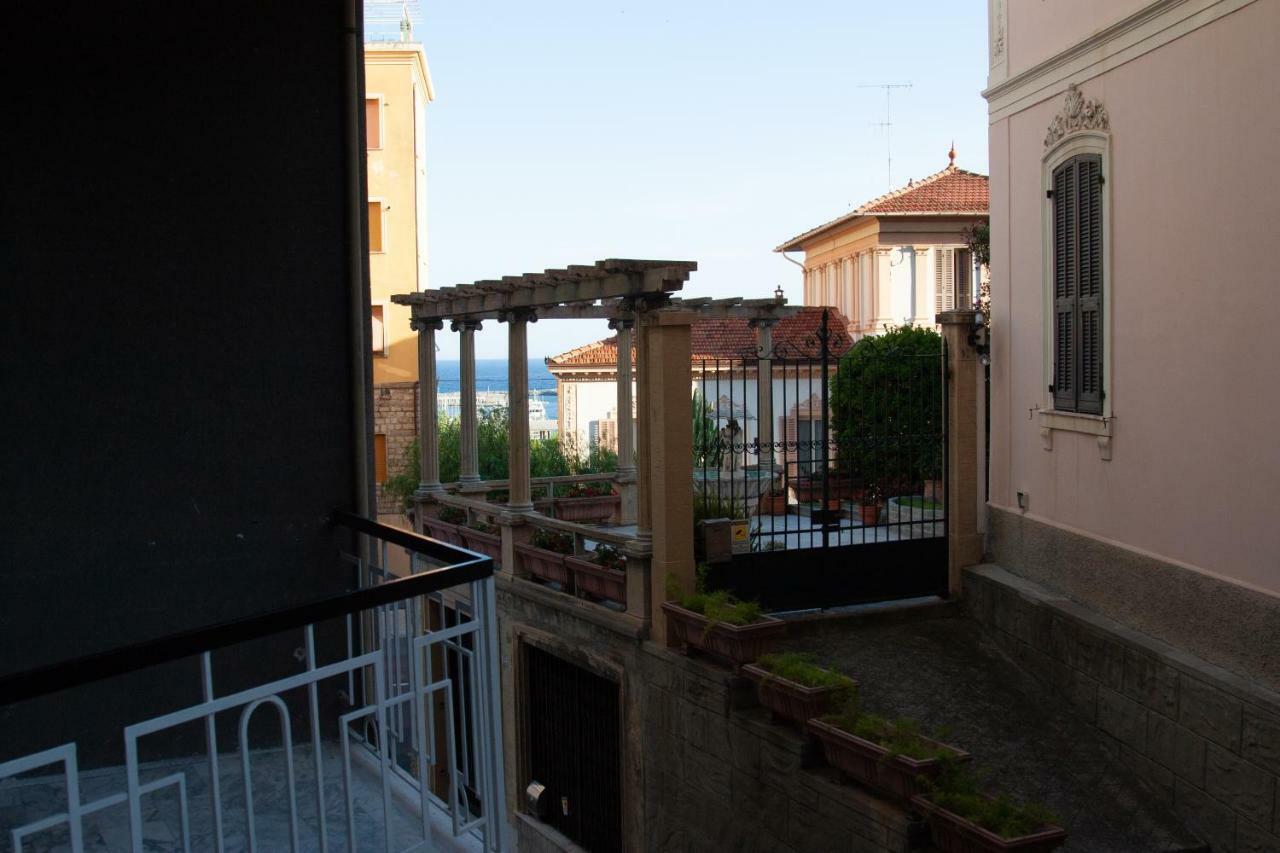 St George Villa Imperia Eksteriør bilde